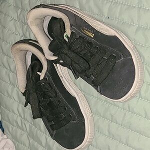 Classic lace up Puma sneakers